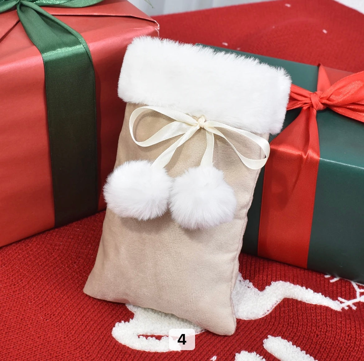 CHRISTMAS VELVET POM POM POUCH