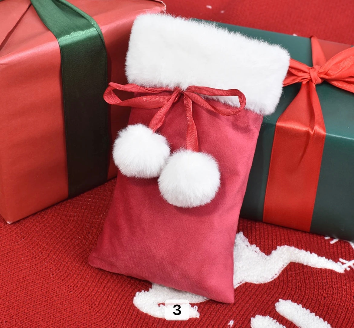 CHRISTMAS VELVET POM POM POUCH