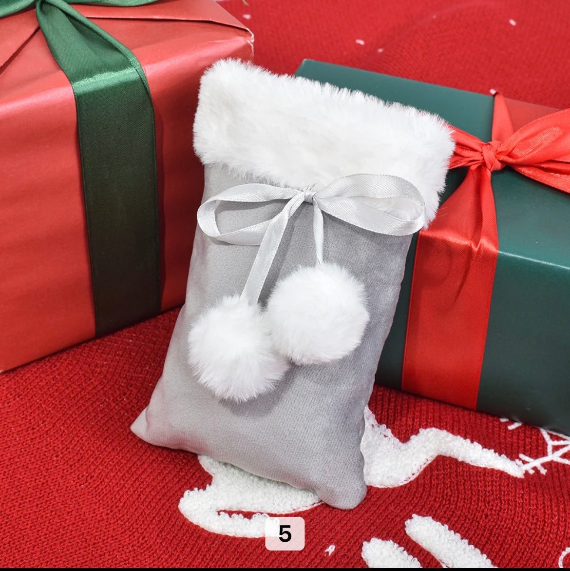 CHRISTMAS VELVET POM POM POUCH