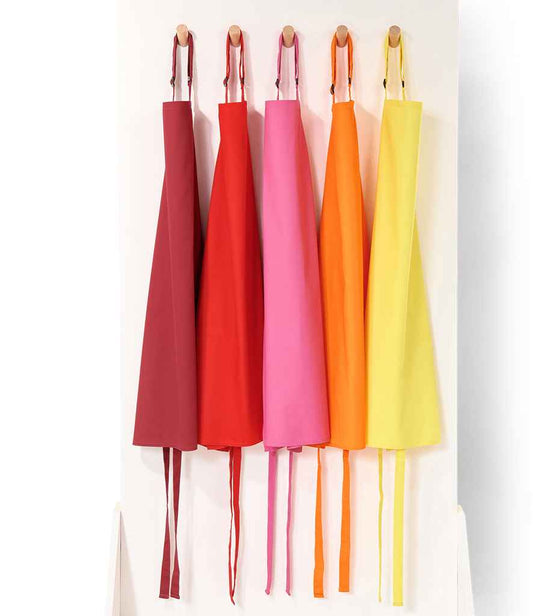 ADJUSTABLE BIB APRON