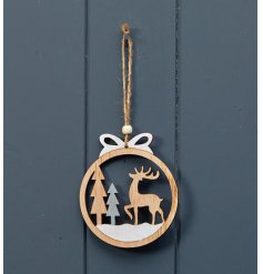 WOODEN CHRISTMAS BAUBLE SCENE